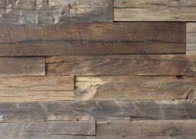 Altholz Eichenbretter mit originaler Oberfläche in rustikaler braun-grauer Farbe für eine natürliche und rustikale Atmosphäre
