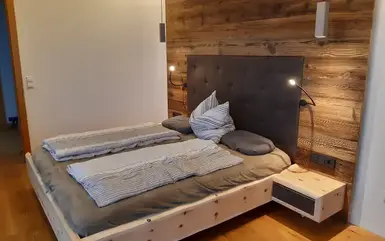 Modernes Holz Schlafzimmer