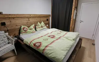 Gemütliches Hütten Schlafzimmer
