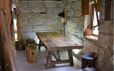 Tisch aus Altholz Eiche Rustikal
