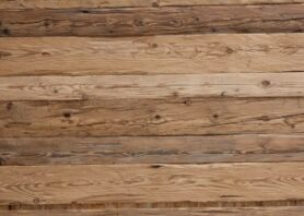 Altholz-Wandverkleidung - Rustikales Holz schafft eine natürliche und warme Atmosphäre mit einzigartigen Farbtönen und Texturen