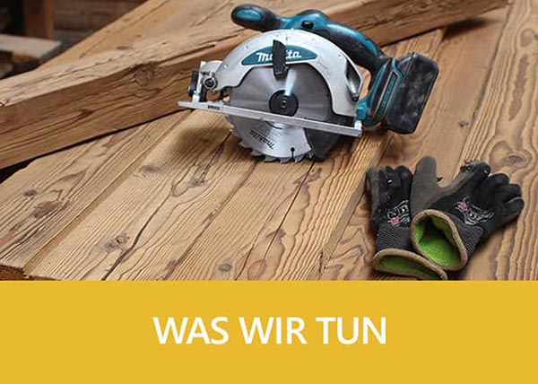 Werkzeuge auf Altholzbrettern - Klicken Sie, um mehr über die Leistungen von Brenners Altholz Gmbh zu erfahren