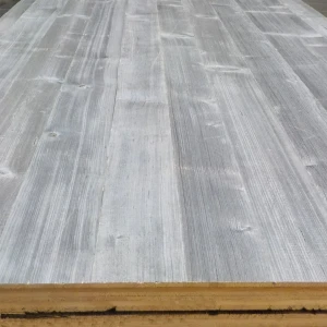 Altholz Dreischichtplatte mit grauer Oberfläche