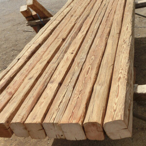 Rustikale Alte Holz Balken: gehackt und gebürstet von Brenners Altholz GmbH