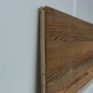 Sonnenverbrannte Altholz 3 Schichtplatte im Detail