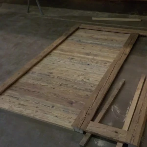 Fertig verpackter Holz Wandverkleidung Bausatz bereit zum Versand